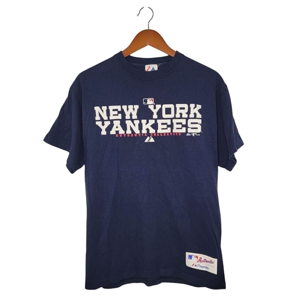 2006 Yankees Majestic T-Shirt Men's Size‎ Medium M